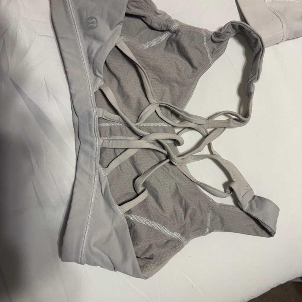 Lululemon bra!!
